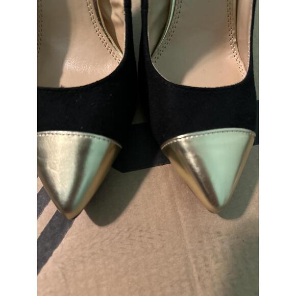NWT Fioni Black Gold Cap Toe Pointed Heels Faux Suede Womens Size 7 - Picture 5 of 5